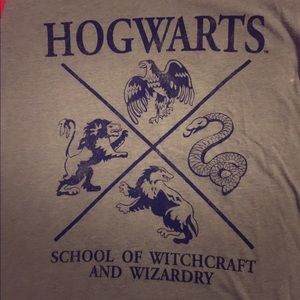 3/4 sleeve Harry Potter hogwarts shirt. ⚡️👓